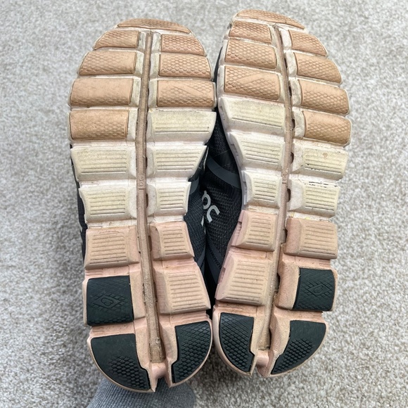 On Running On Cloud Gray Sneakers Shoes 9.5 - Picture 6 of 7